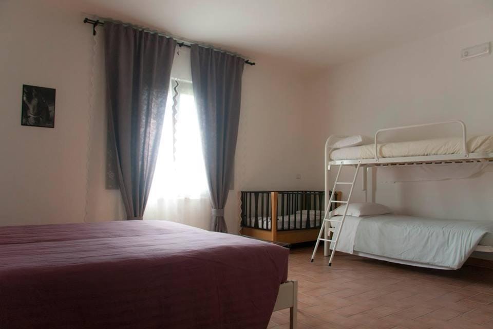 Bed, Bedroom, bunk bed