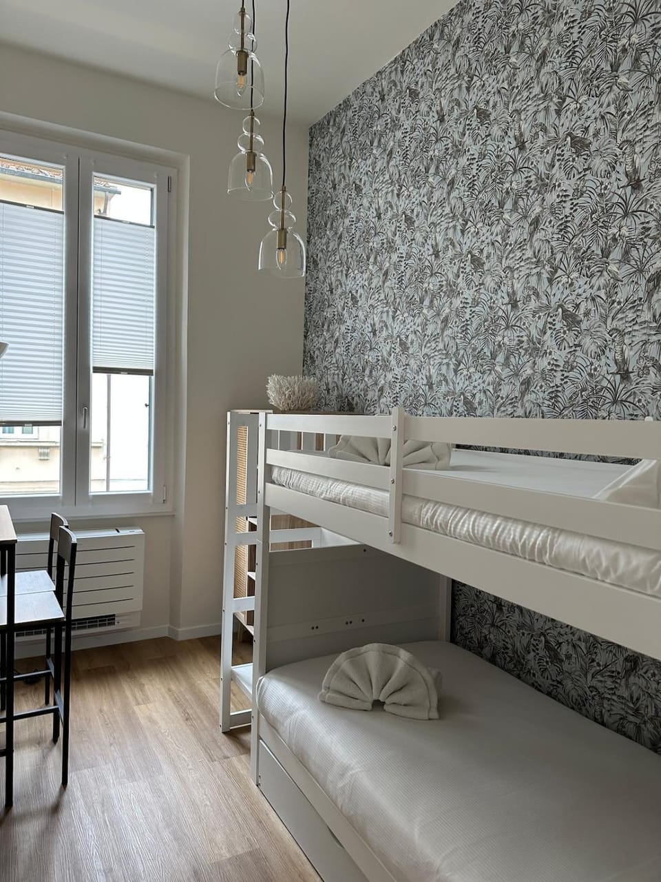 Bedroom, bunk bed