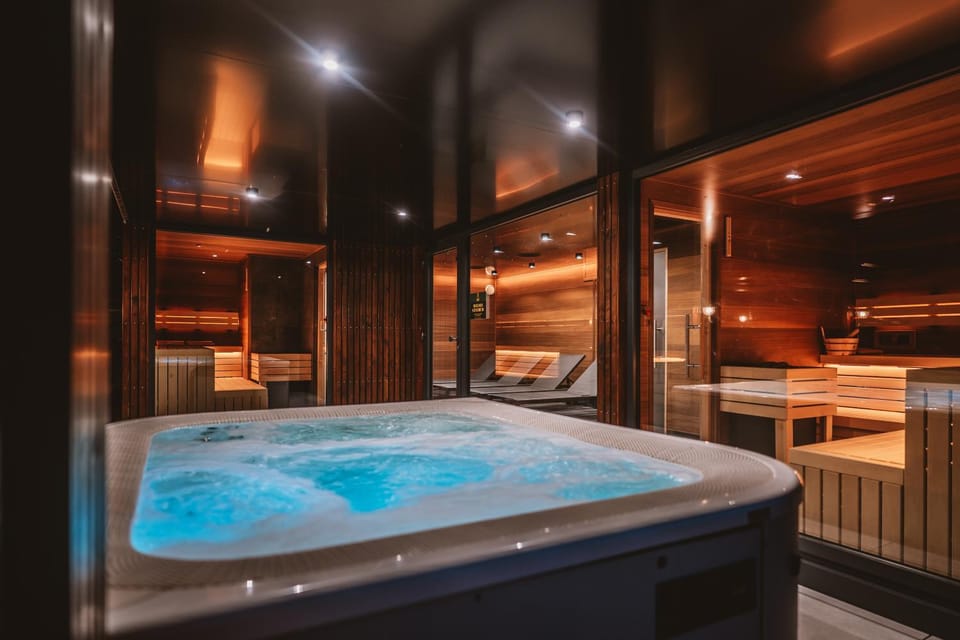 Hot Tub, Hot Tub