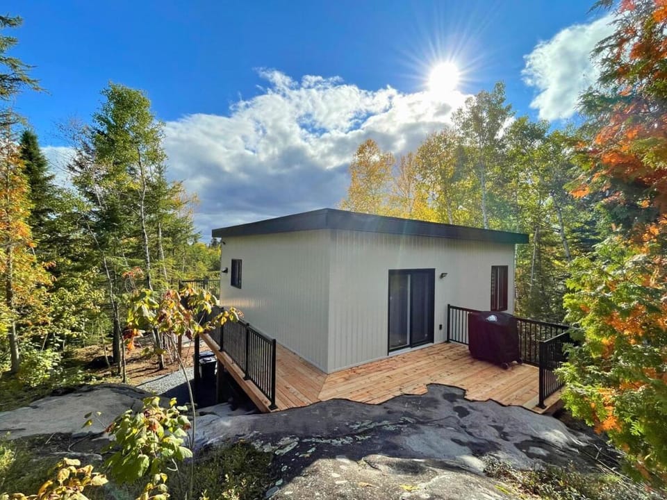 Property building, BBQ facilities, Balcony/Terrace