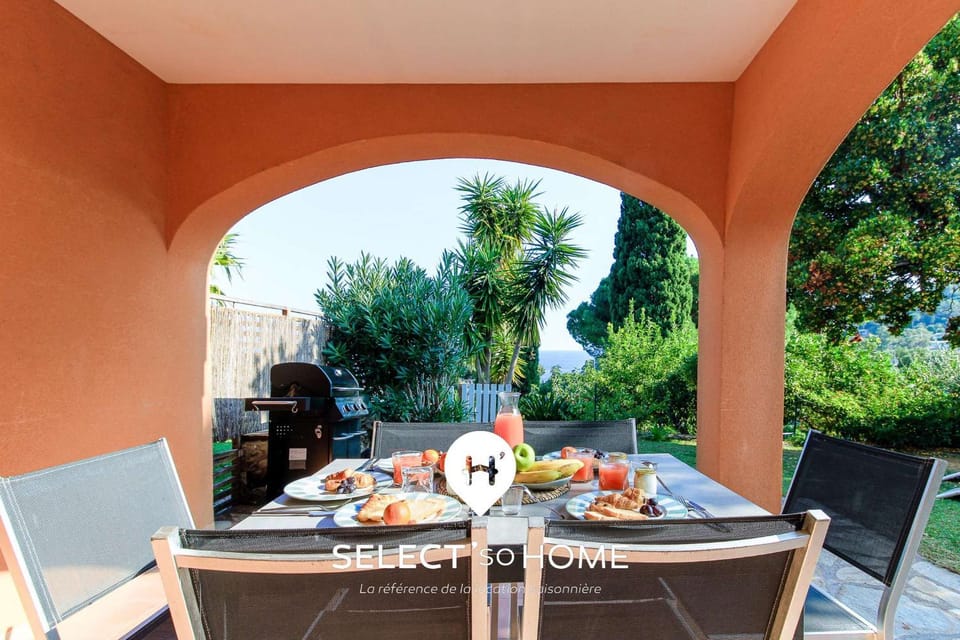 Patio, Day, BBQ facilities, Garden, View (from property/room), Balcony/Terrace, Dining area, Garden view