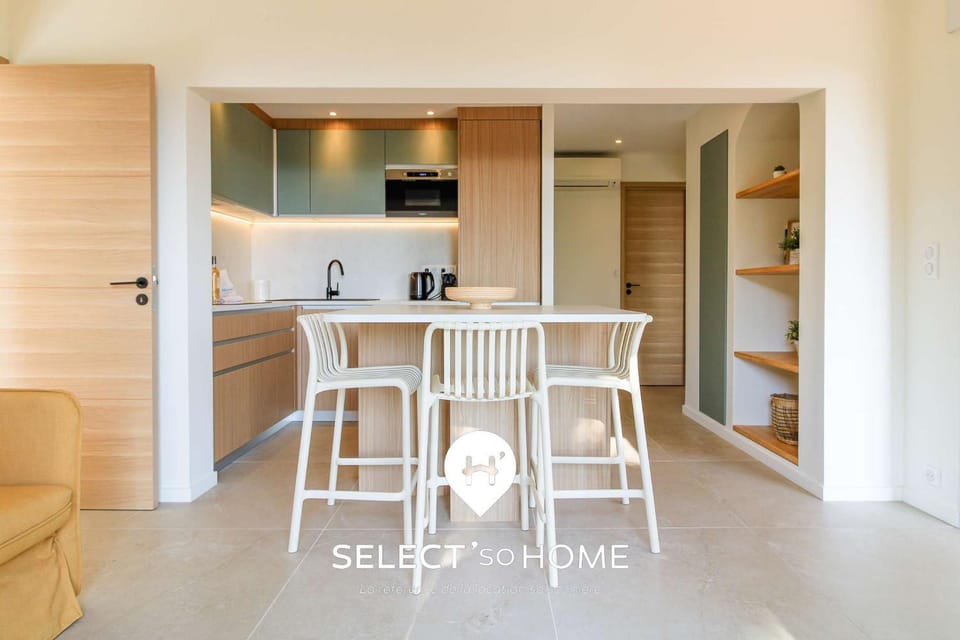 Kitchen or kitchenette, Dining area, pet friendly, stove