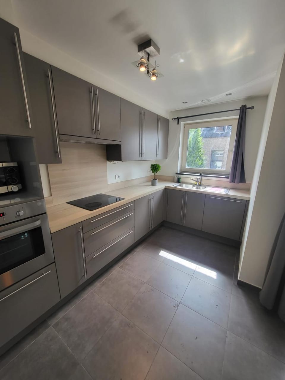 Ruim appartement met terras Apartment in Ghent