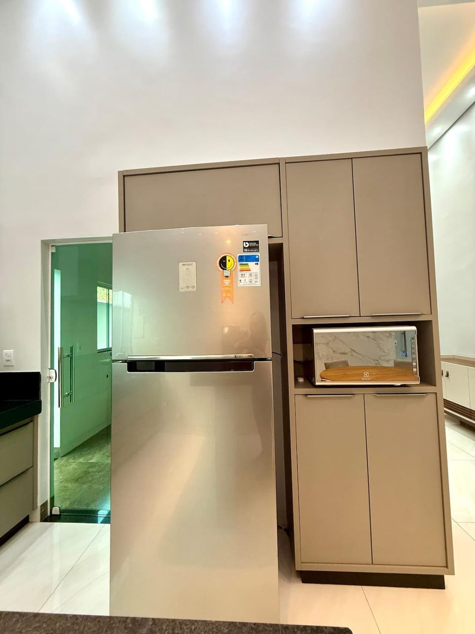 Kitchen or kitchenette, oven