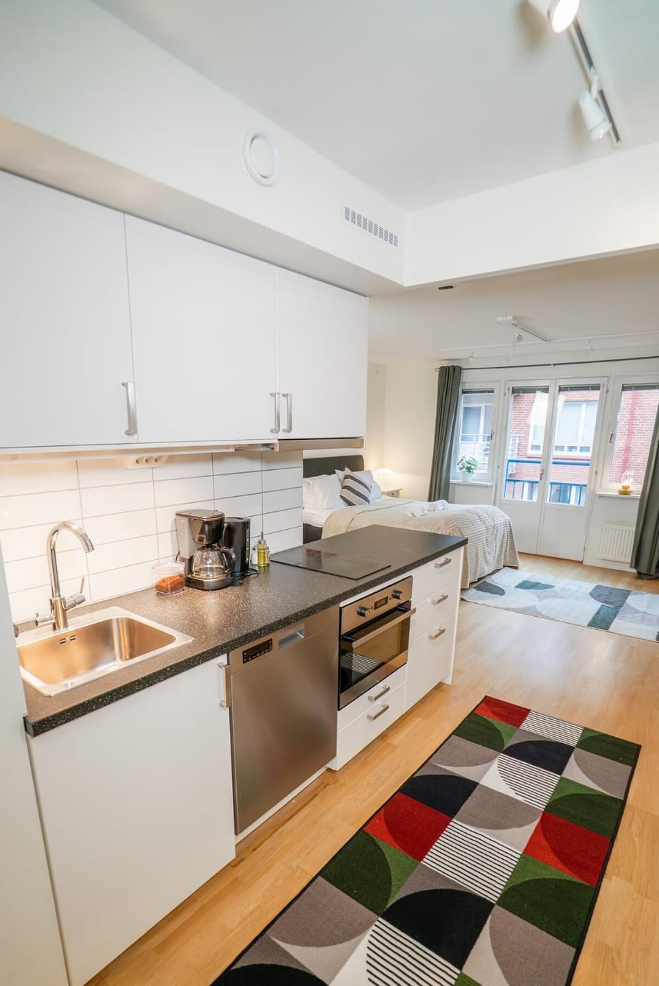 Kitchen or kitchenette, dishwasher, oven, pet friendly, stove