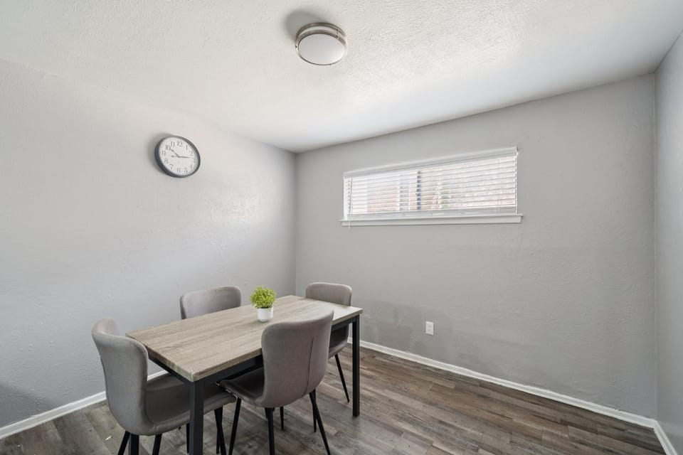 Cozy One-Bedroom Furnished Stay Apartment in Richardson