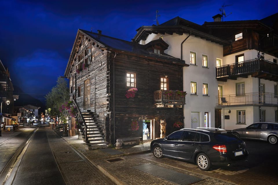 Property building, Night
