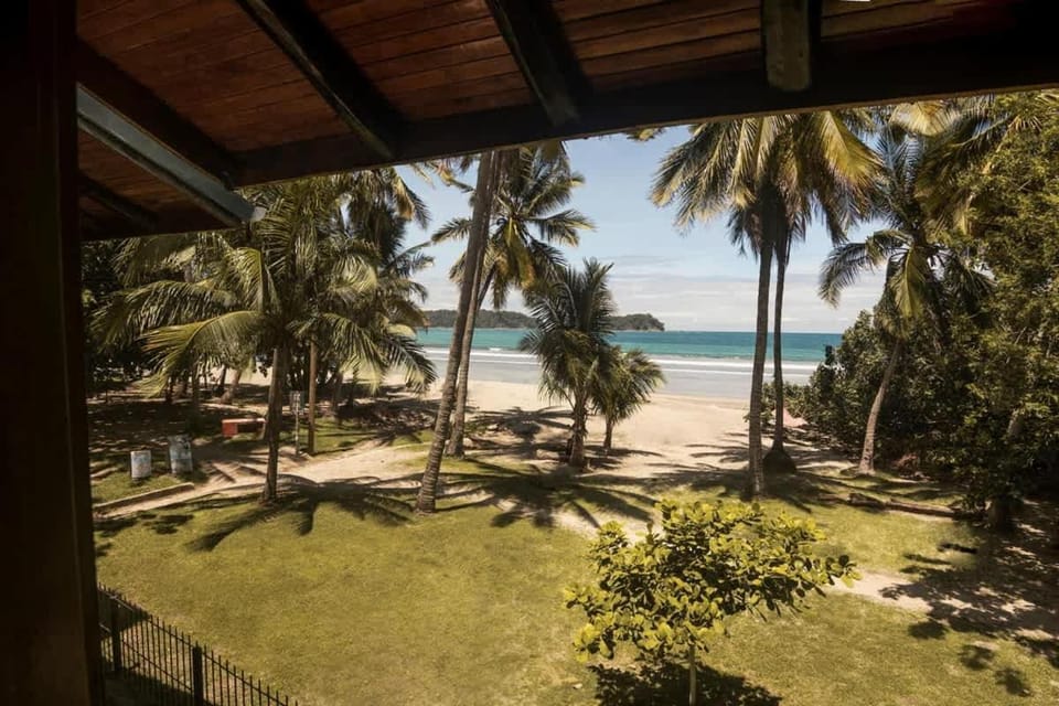 Treehouse Inn on the Beach House in Samara