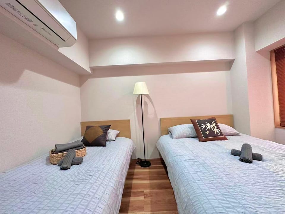 A新宿最中心 歌舞伎町 3bedrooms 2bathrooms 2toiltes步行到东新宿4分钟 步行到新宿9分钟 Max8 Apartment in Shinjuku