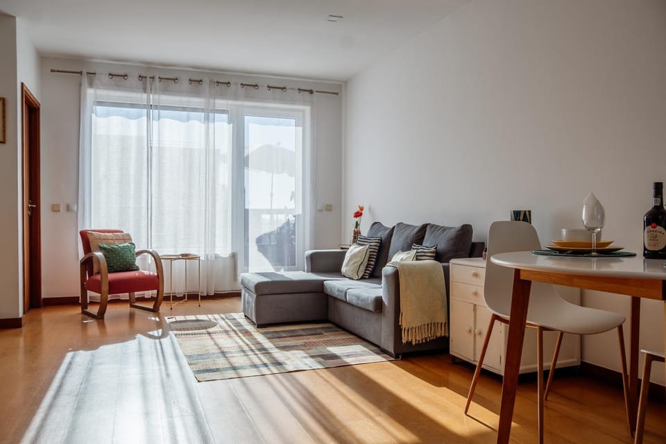 Skyline Invicta Apartment in Porto