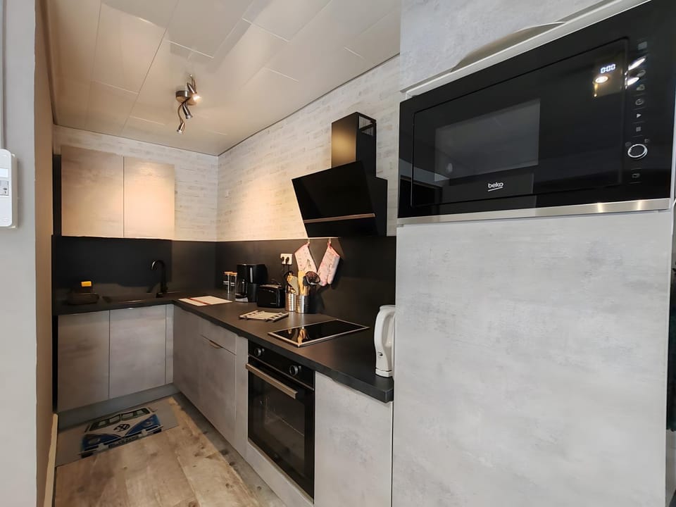 Kitchen or kitchenette, Living room