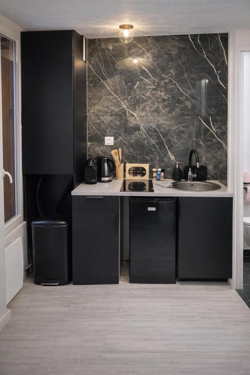 Kitchen or kitchenette