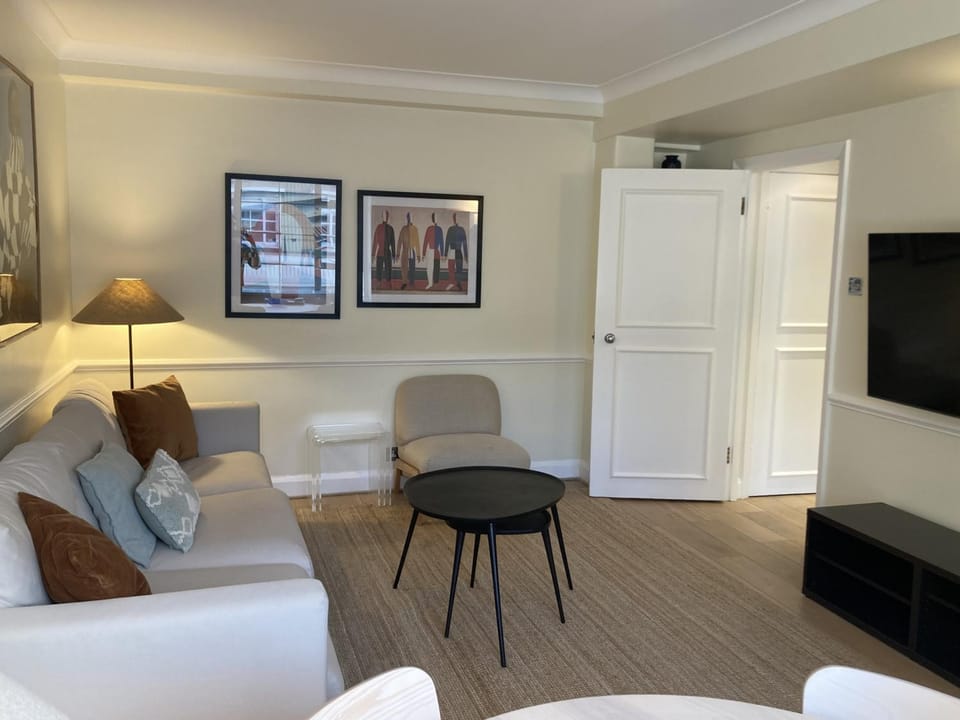 NELL GWYNN HOUSE - Large Elegant One Bedroom Apartment Apartment in City of Westminster