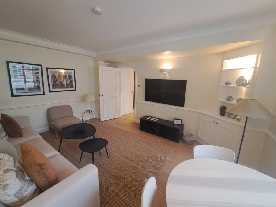 NELL GWYNN HOUSE - Large Elegant One Bedroom Apartment Apartment in City of Westminster