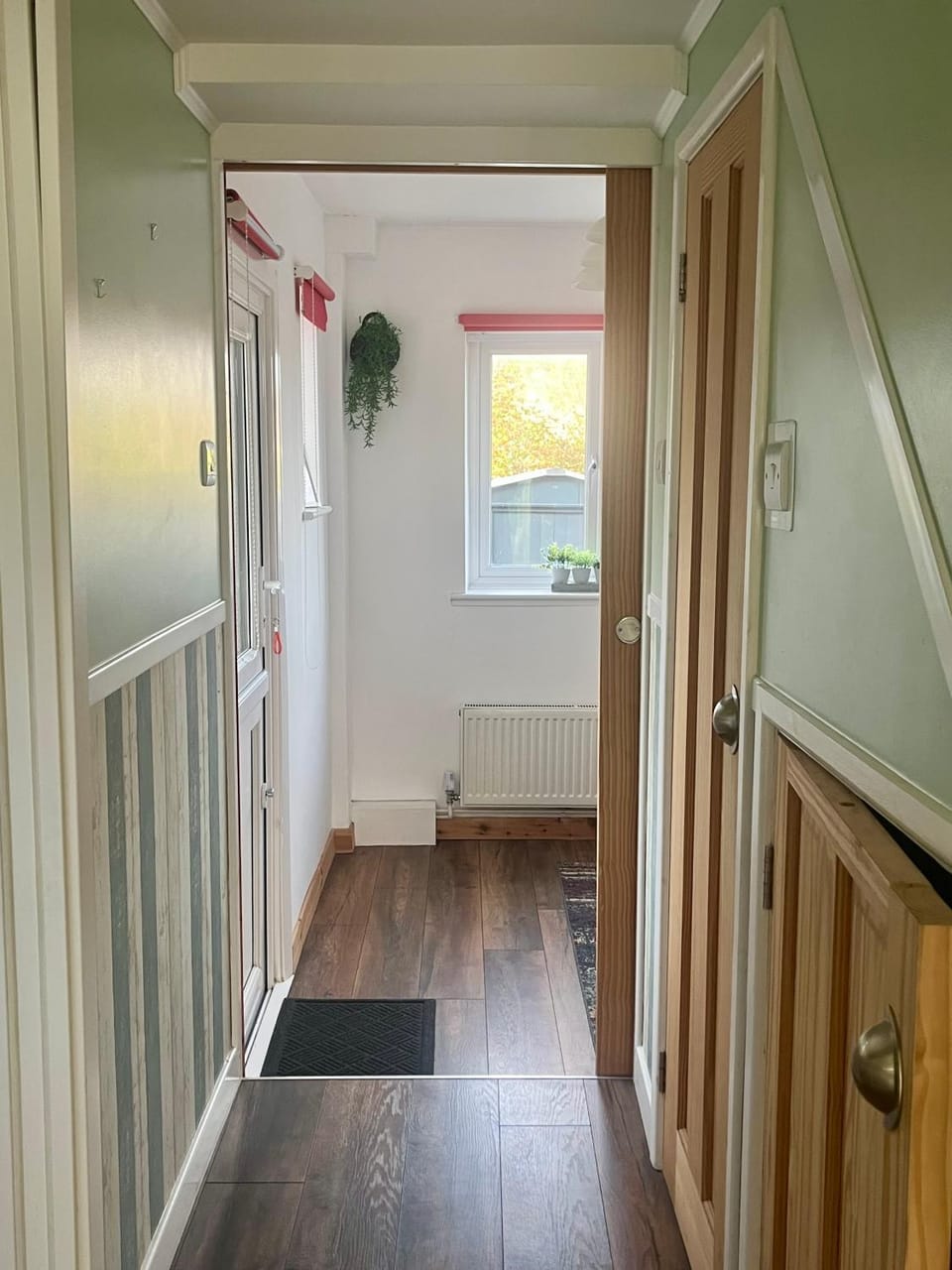 4 bed terraced house in Staple Hill Free Parking Apartment in Bristol