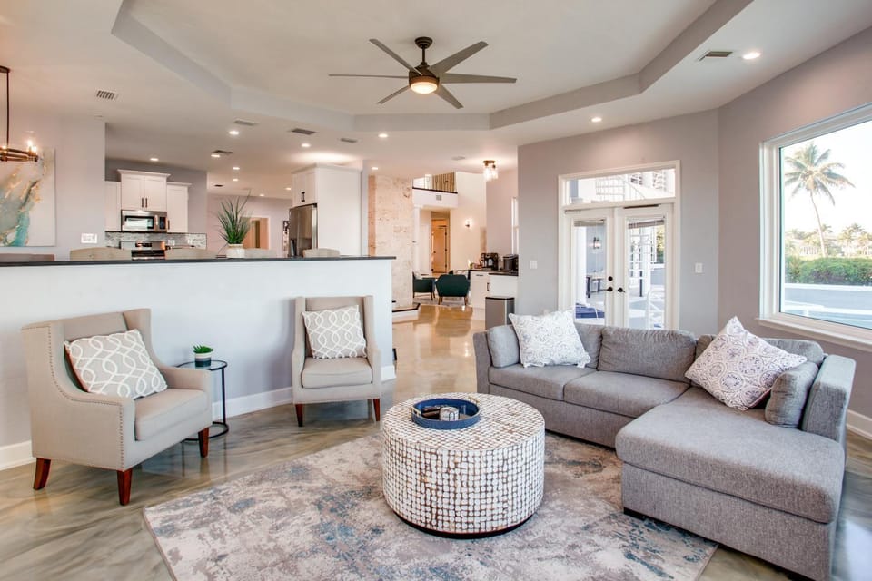 Riverfront Fort Myers Luxury Home w/ Heated Pool! House in Iona
