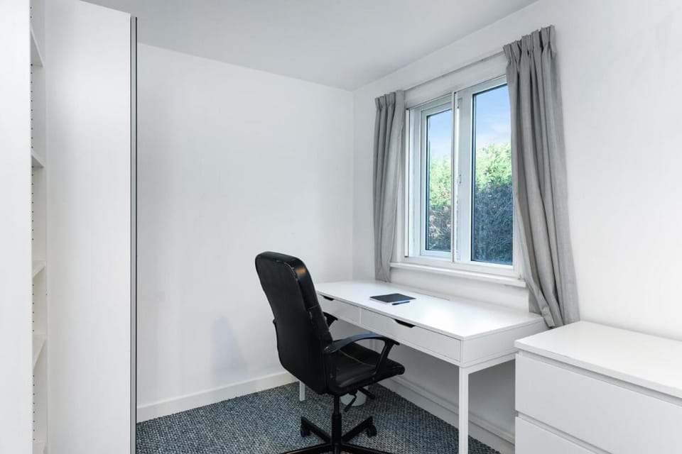 6-Bed House for 12 with Parking, Near Highfields Park Bed and Breakfast in Nottingham