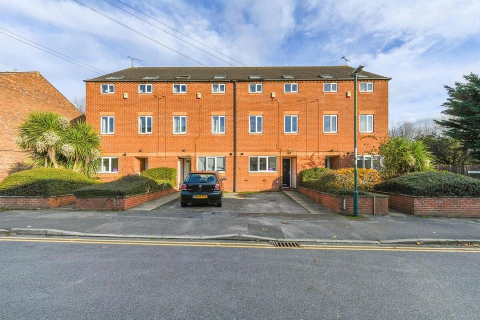 6-Bed House for 12 with Parking, Near Highfields Park Bed and Breakfast in Nottingham