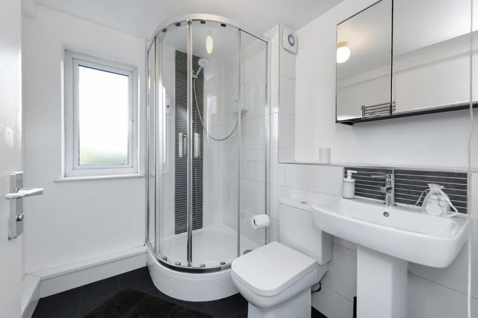 6-Bed House for 12 with Parking, Near Highfields Park Bed and Breakfast in Nottingham