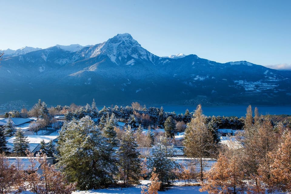 Property building, Bird's eye view, Lake view, Mountain view