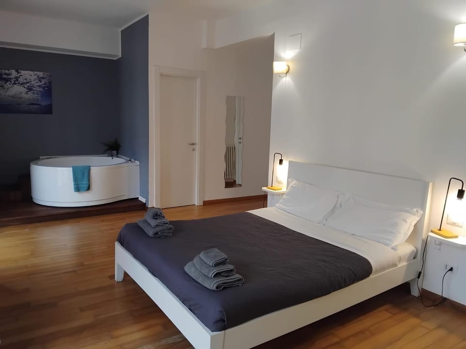 Sapri & Colombo Rooms and Apartments Bed and Breakfast in La Spezia