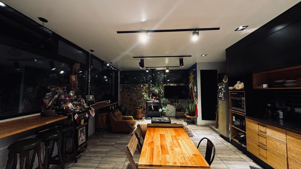 Nightclub / DJ, Kitchen or kitchenette, Living room, Lounge or bar, Seating area