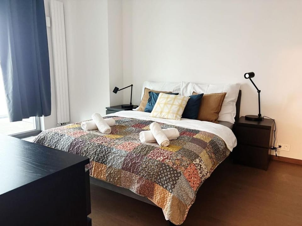 Skyluxe Loft Eurovea Tower Free Parking Apartment in Bratislava