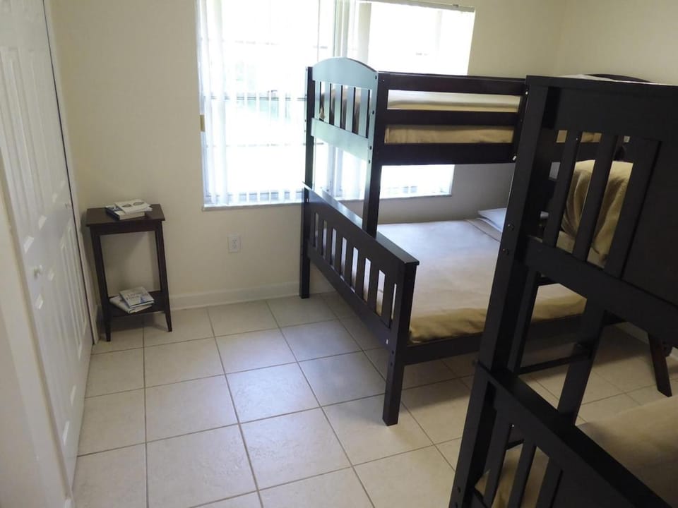 Perfecto Mundo 3, Orlando Area 5BR-2BA-Outdoor Pool-Jacuzzi-Billiard House in Altamonte Springs