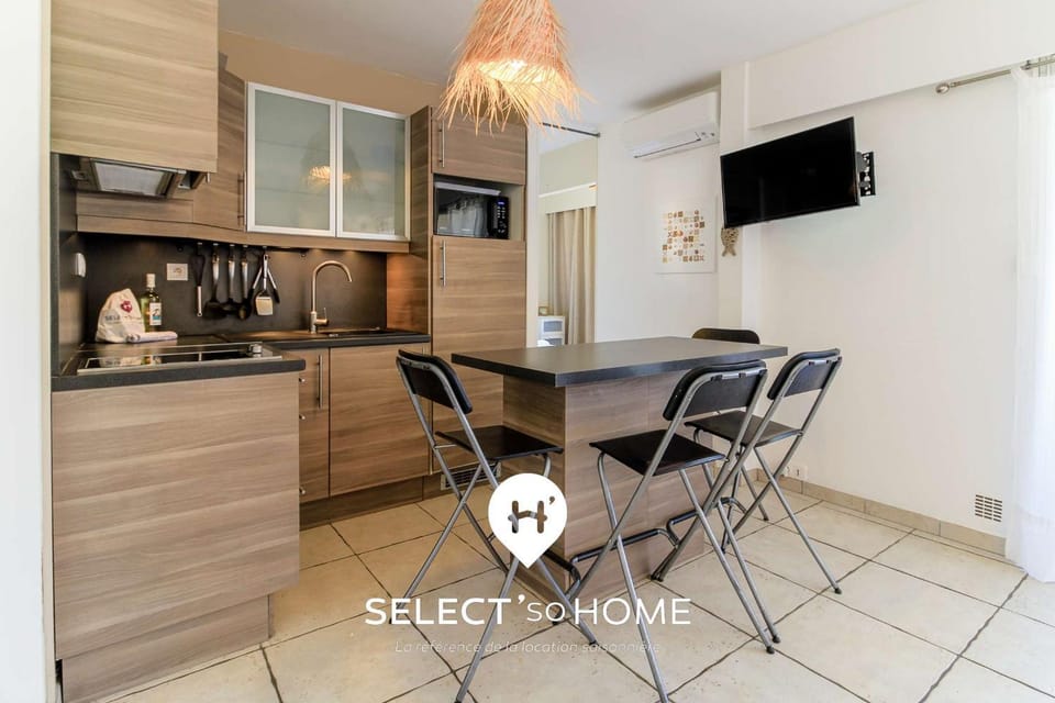 TV and multimedia, Kitchen or kitchenette, Living room, Seating area, Dining area, pet friendly, stove