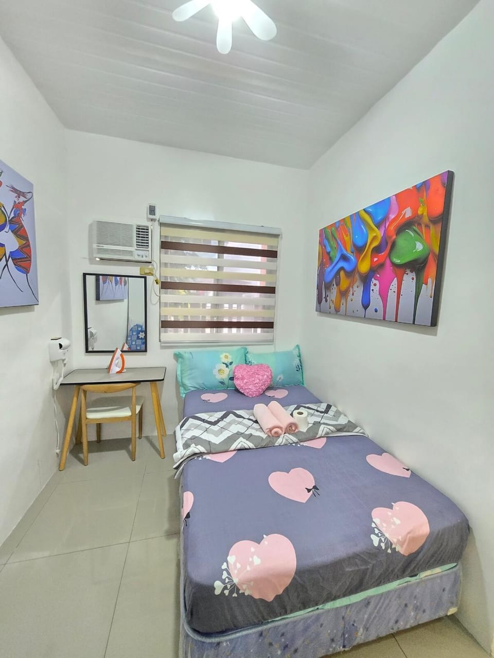 Bed, Photo of the whole room, Bedroom, hair dresser, hair dryier, air conditioner