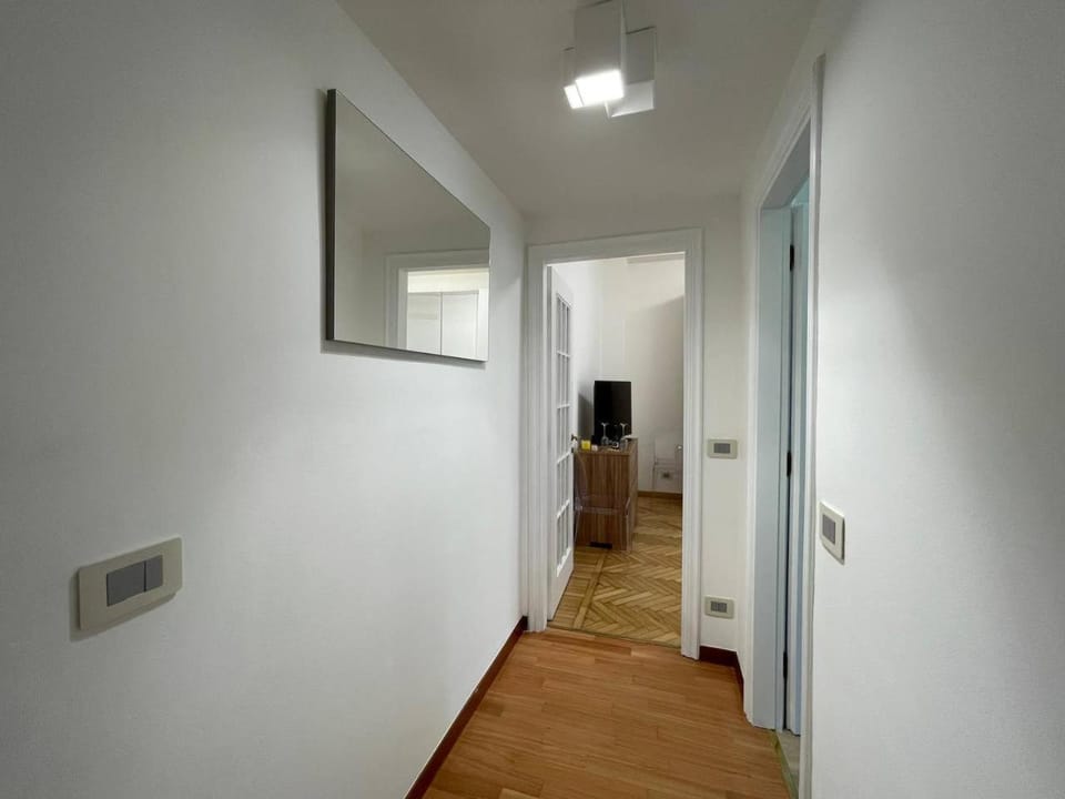 Casa Ele - A stone's throw from the Metro Apartment in Milan