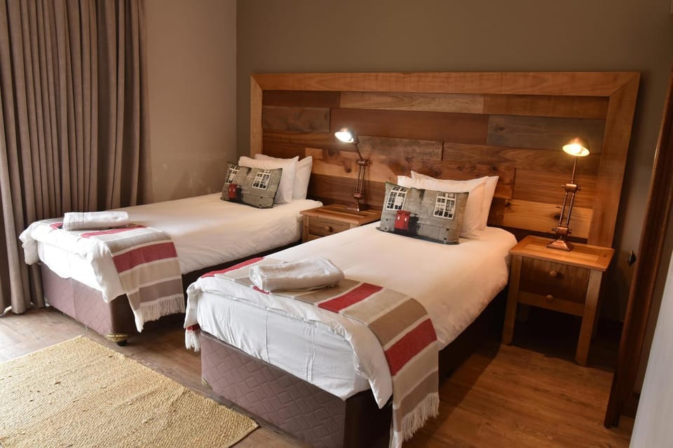 Highlands Retreat Lodge In Highland Gate Golf and Trout Estate 1135 Apartment in South Africa