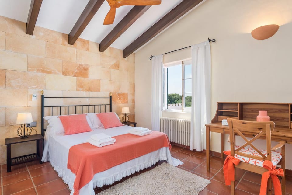 Bed, Photo of the whole room, Bedroom, heating