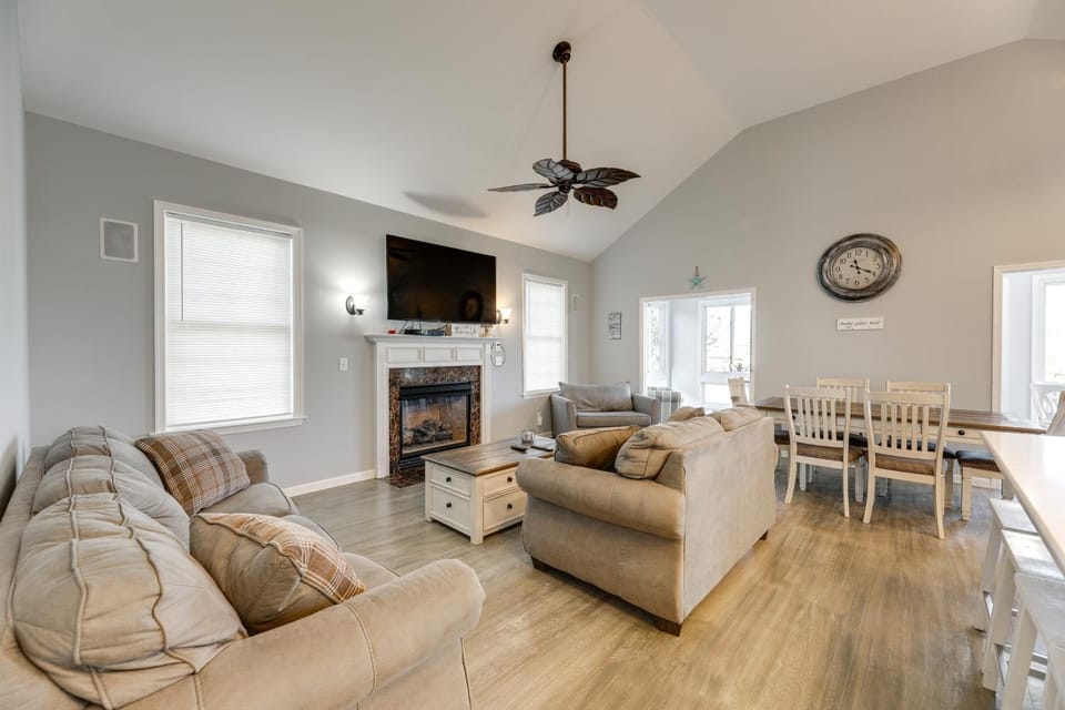 Dock, Pool Access! Waterfront Haven in Ocean City House in Ocean City