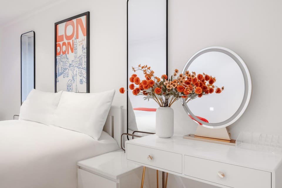 Bed, Decorative detail, Bedroom