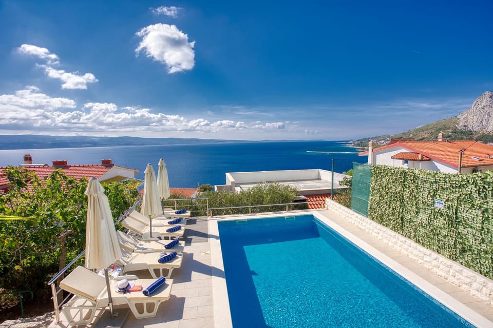 City view, Garden view, Mountain view, Pool view, River view, Sea view, Street view, Swimming pool