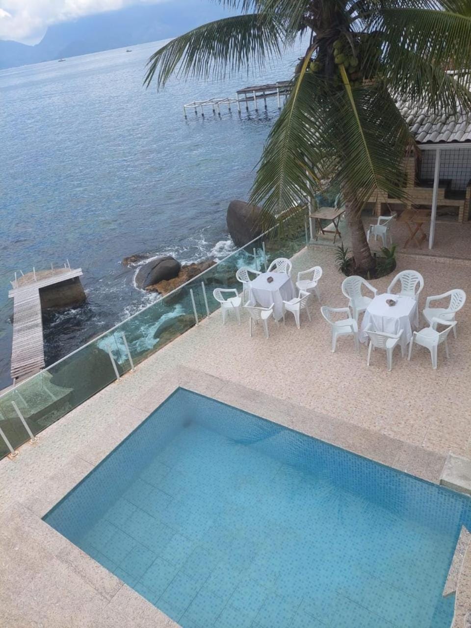 Casa Frente Mar com pier House in Mangaratiba