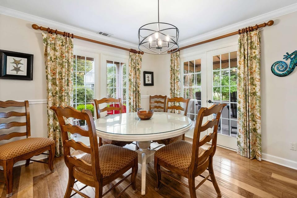 Evian 104 Villa in North Forest Beach