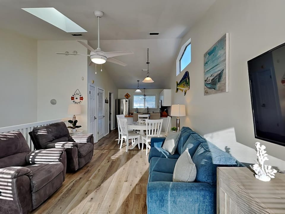Stay Salty House in Lower Grand Lagoon