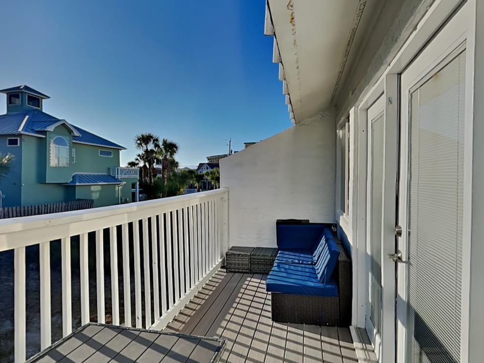 Stay Salty House in Lower Grand Lagoon