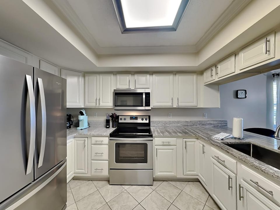Regency Towers #401 East - Sea La Vie Apartment in Pensacola Beach
