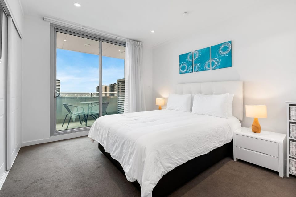 Adelaide Central Skyline Panoramic Suite Two Apartment in Adelaide