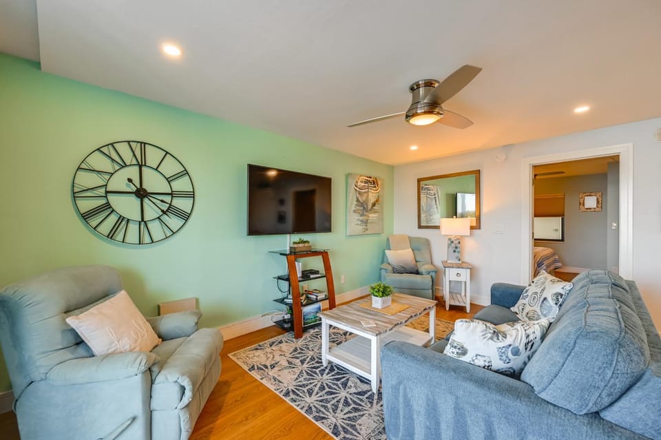 Riverside Marco Island Condo: Pool & Marina Access House in Marco Island