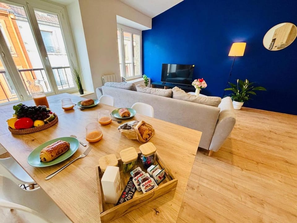 Kitchen or kitchenette, Living room, Seating area, kitchen, kitchen