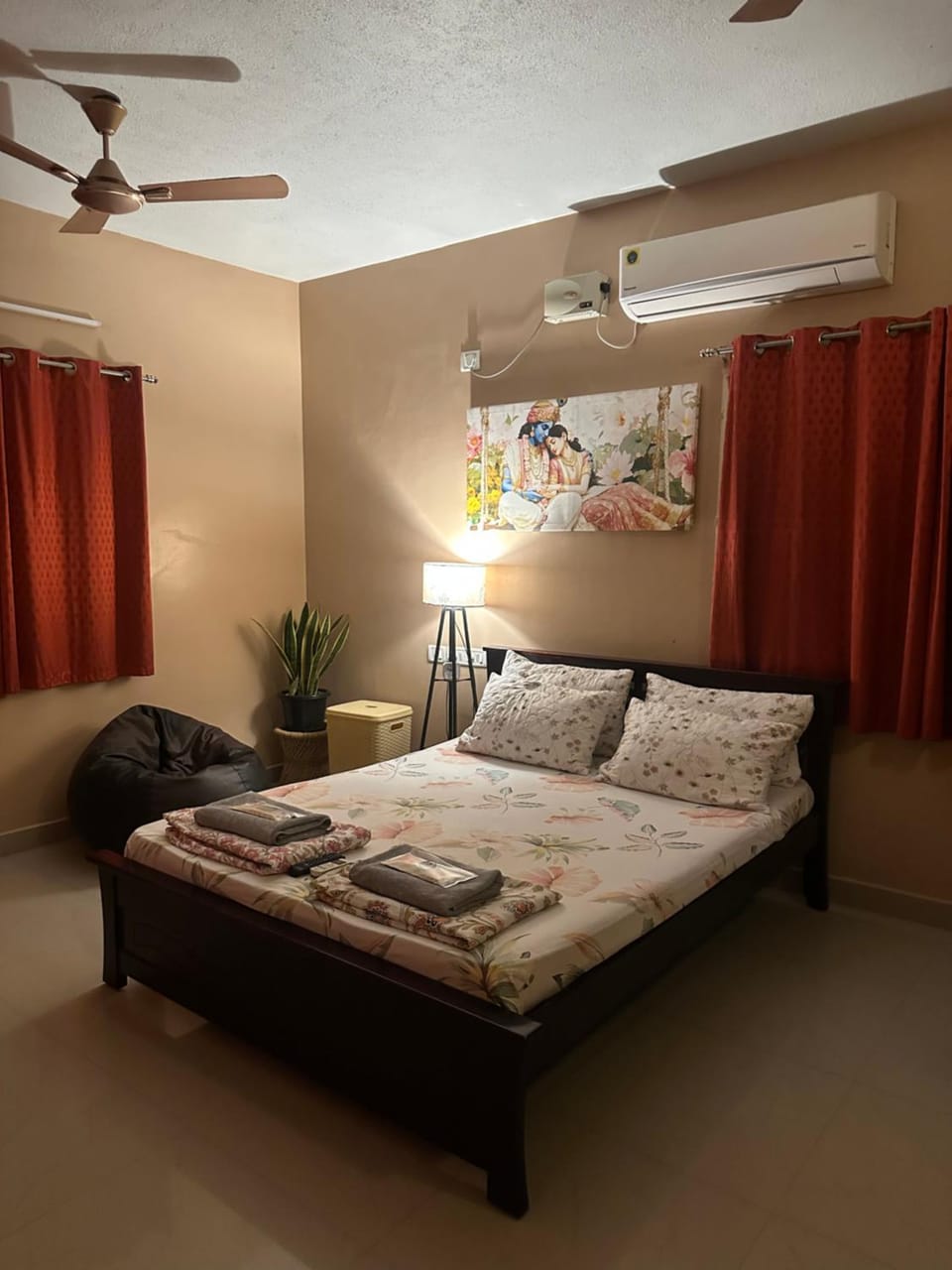 Bedroom, air conditioner