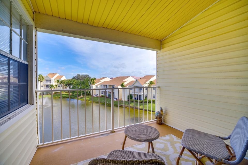 Walk to Canova Beach Park: Couple's Coastal Condo House in Melbourne