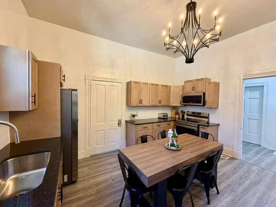 6BR Gem in Home Park Atlanta House in Atlanta