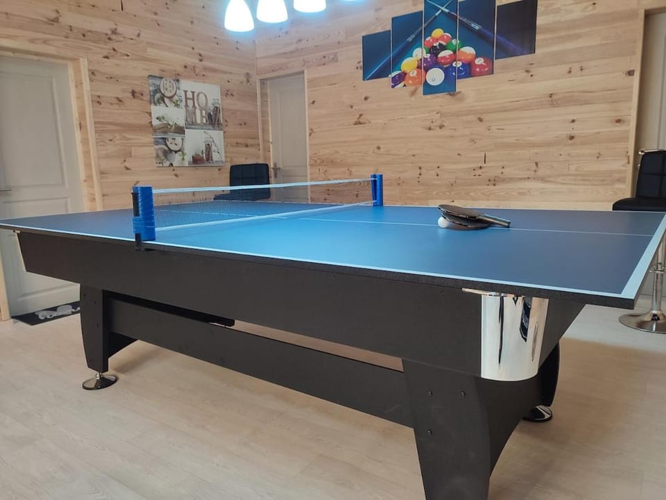 Durbuy Chalet 9p jacuzzi billard jeux Chalet in Belgium