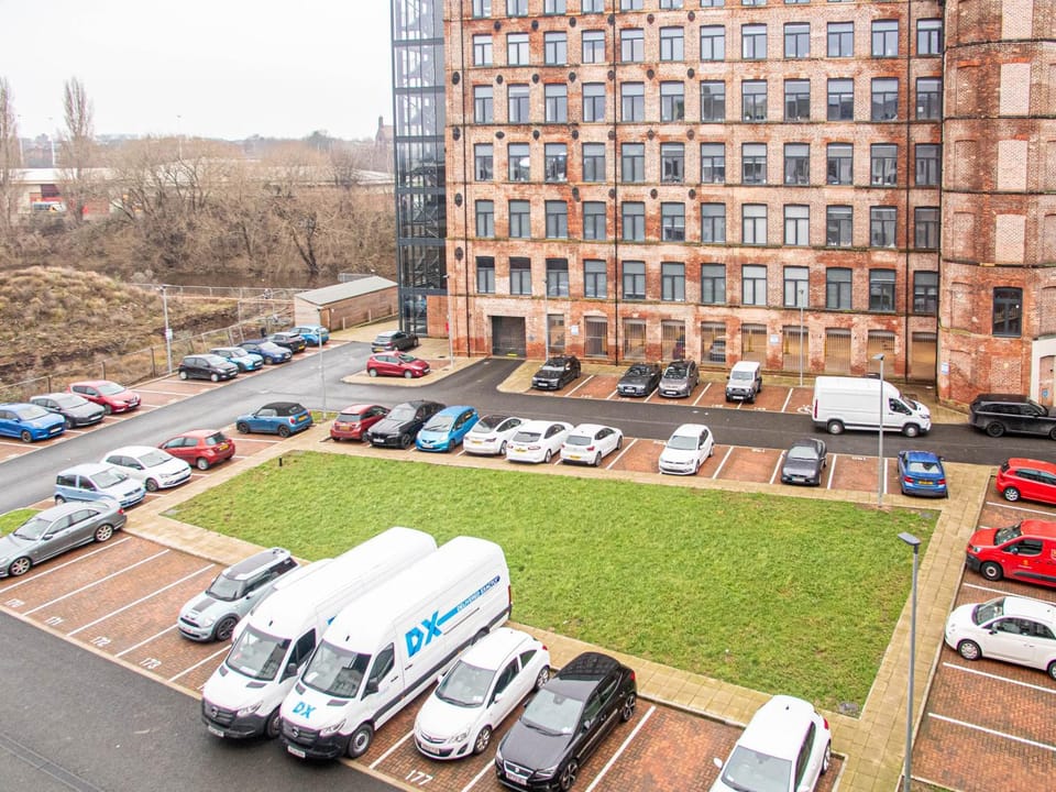 Property building, Bird's eye view, City view, Location, Parking