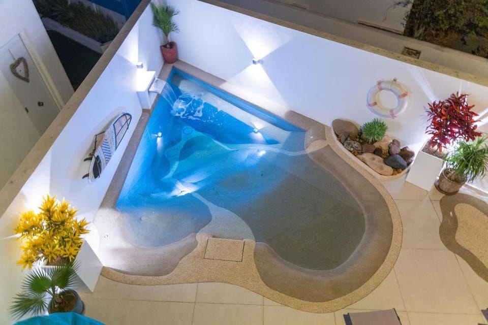Natural landscape, Hot Tub, Pool view, Swimming pool, Bath